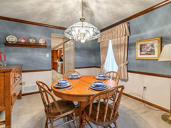 4th image of 9058 Woodview Dr