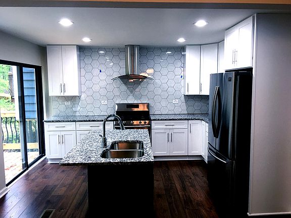 5th image of 3018 Cove Ct