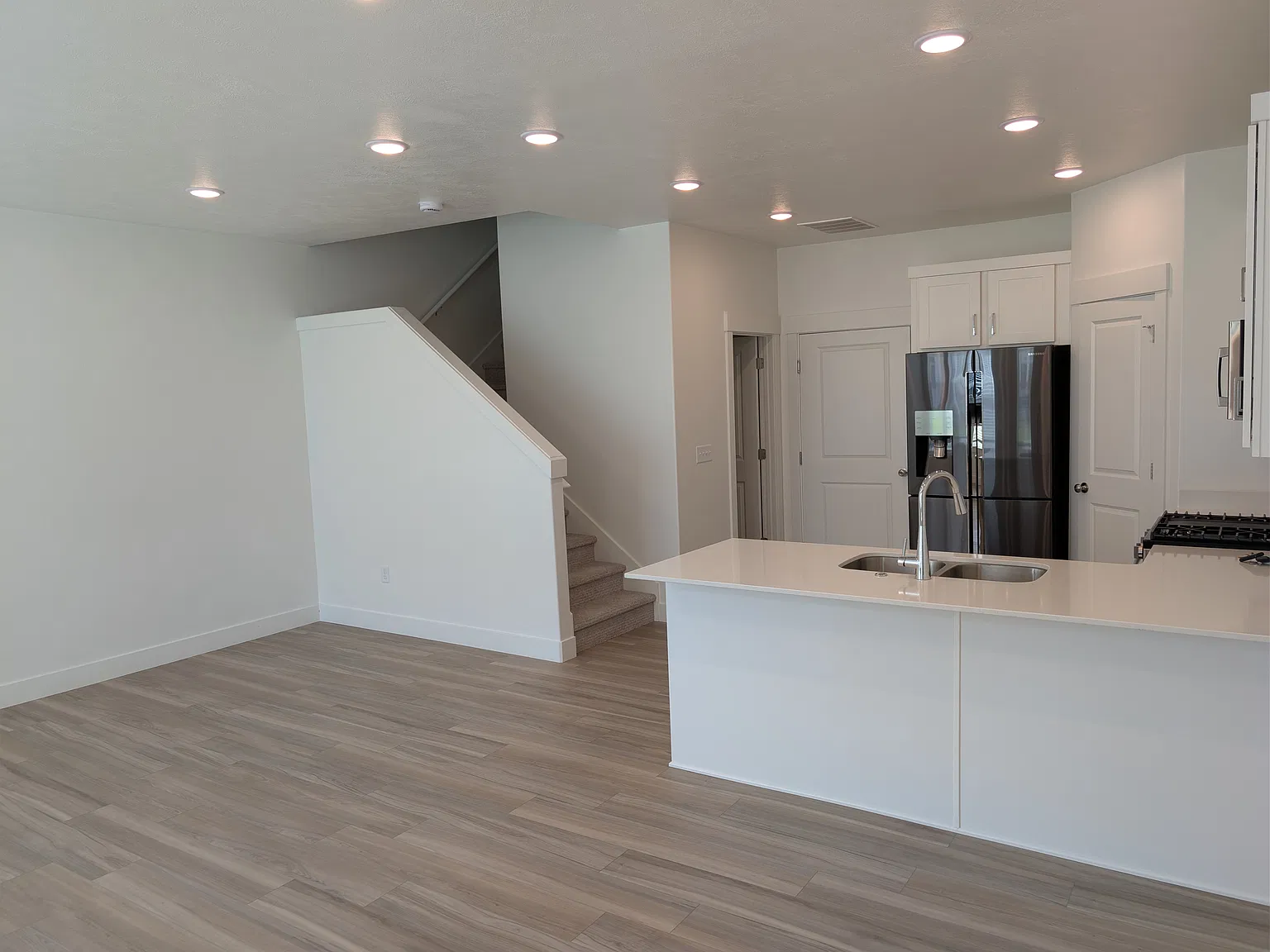 3 bed, 2.5 bath, 1544 sqft, $1,700 — Photo 4