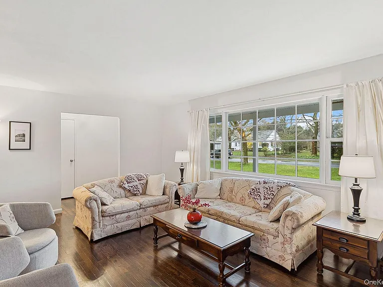 990 Three Waters Ln — Photo 6