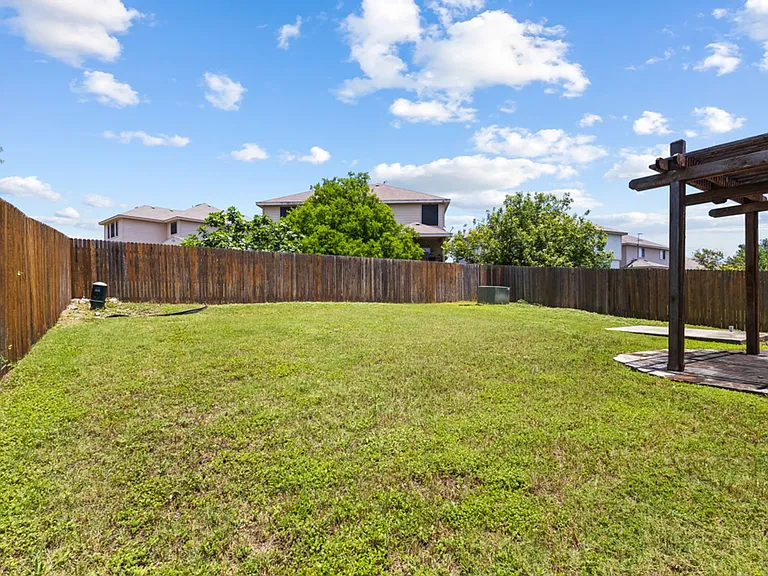 10315 Timber Country — Photo 26