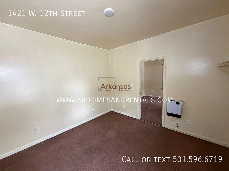 1421 W 12th St — Photo 8