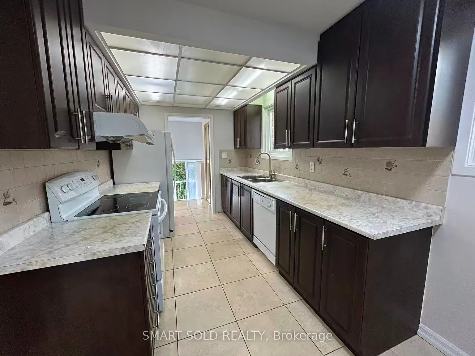 4 bed, $3,700 — Photo 2