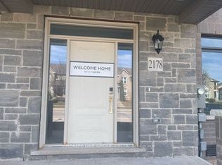 2178 Postmaster Dr, Oakville, ON L6M 2Z4