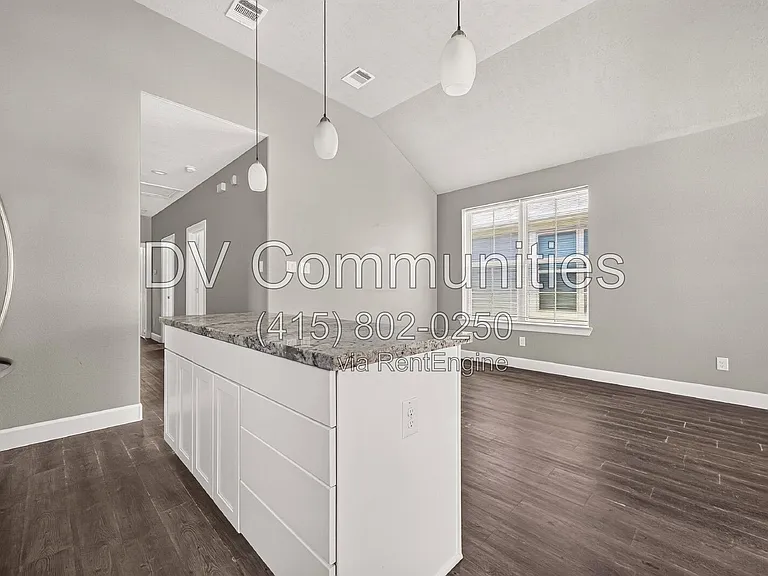1204 3rd St — Photo 13