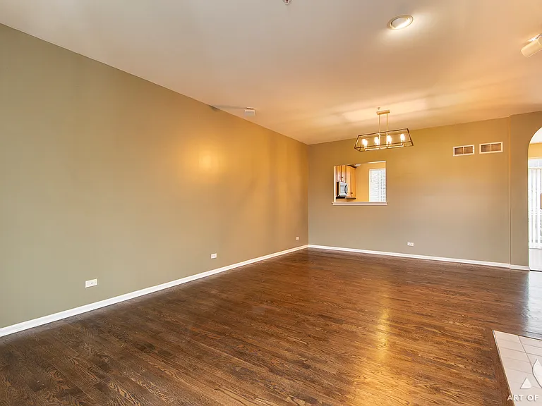 2838 N Greenwood Ave — Photo 9