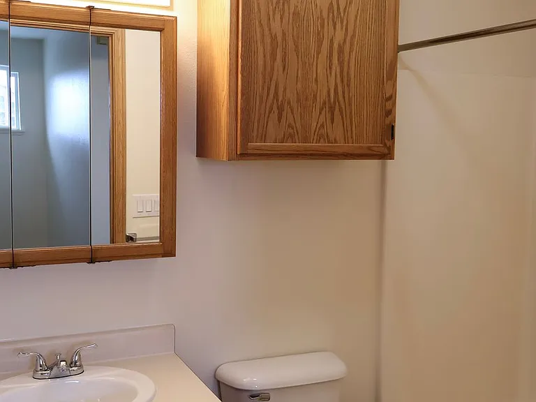 Oak Street Town Homes — Photo 17