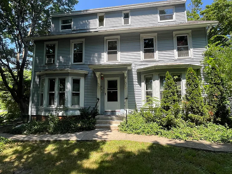 30 King St #2 — Photo 1