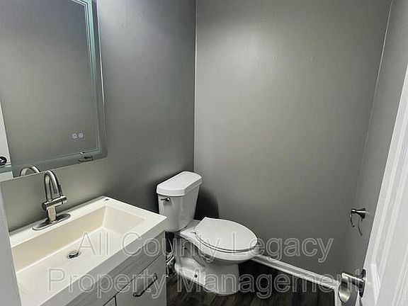 5th image of 2674 Parkside Way
