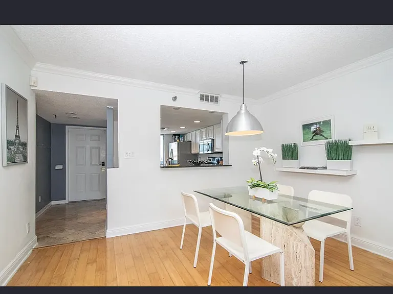201 W Laurel St #606 — Photo 16