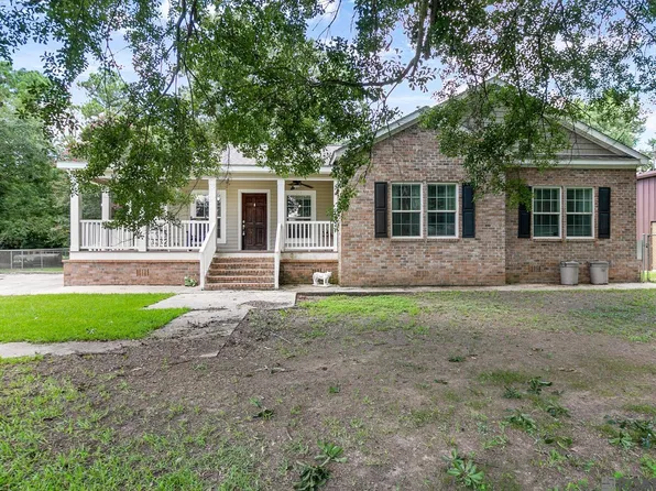 212 Graves St, Slaughter, LA 70777