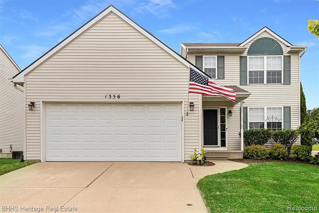 1356 Blue Pine Way photo 1