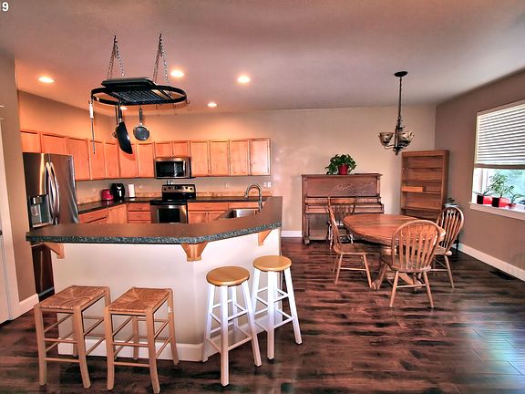 3rd image of 6703 NE 57th Ave