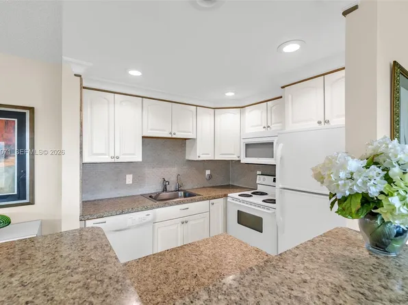 391 Grantham Cir #391-F, Deerfield Beach, FL 33442