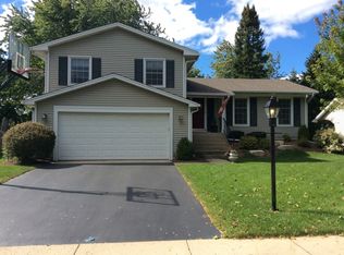 32 Chelsea Ln, Cary, IL 60013