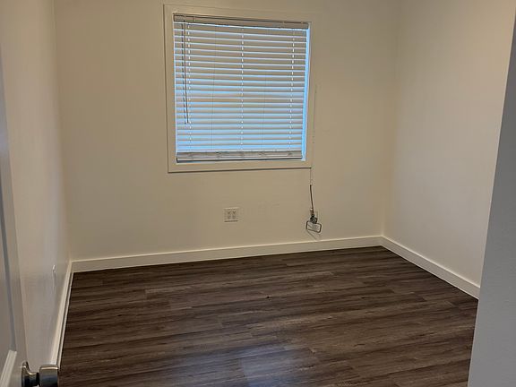 4th image of 711 W 82nd St APT 5
