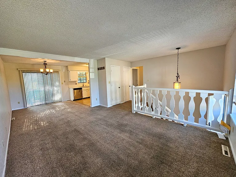 10904 McKinley Dr — Photo 1
