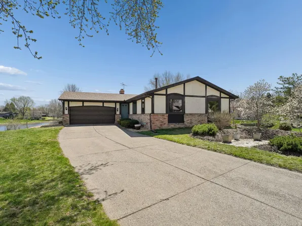 14720 Dunbar Ct, Apple Valley, MN 55124