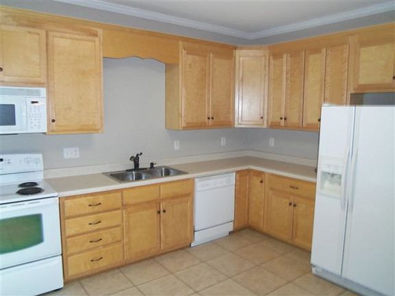 4th image of 148 Village Park Dr