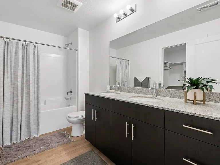 Lex Apartments — Photo 15