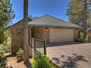 26930 Grass Valley Ln, Lake Arrowhead, CA 92352