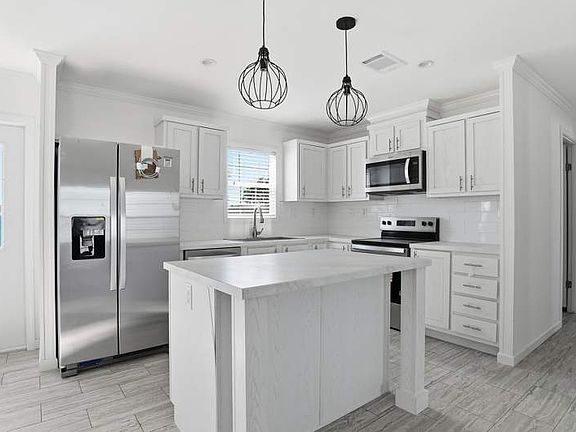 3rd image of 612 Old Orchard Rd #C074