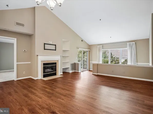 1100 Quaker Hill Dr APT 427, Alexandria, VA 22314