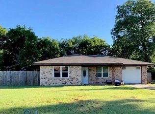 301 Gene Autry Dr, Tioga, TX 76271