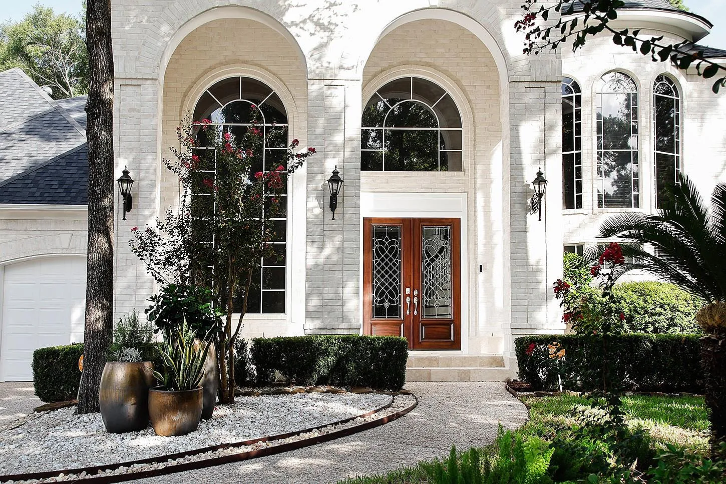 5 bed, 5.5 bath, 4331 sqft, $9,500 — Photo 2