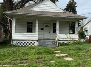 905 W Thrush Ave, Peoria, IL 61604