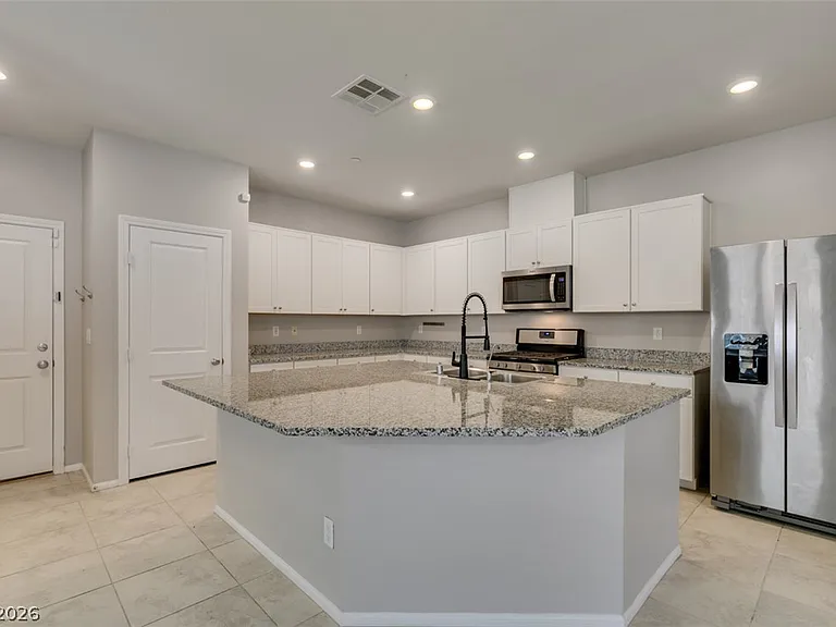 2864 Cabrillo Terrace St — Photo 24