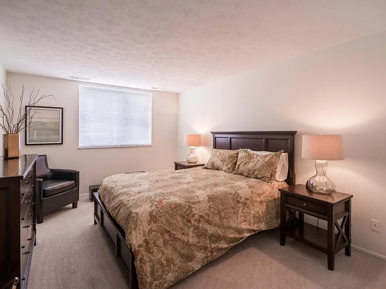 Sherri Park Apartments — Photo 15