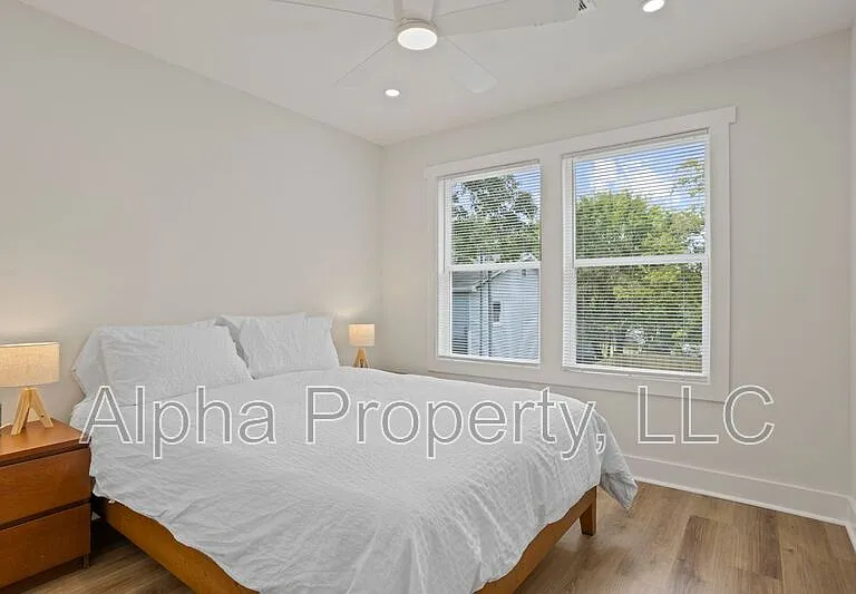 5 McDade St #A — Photo 19
