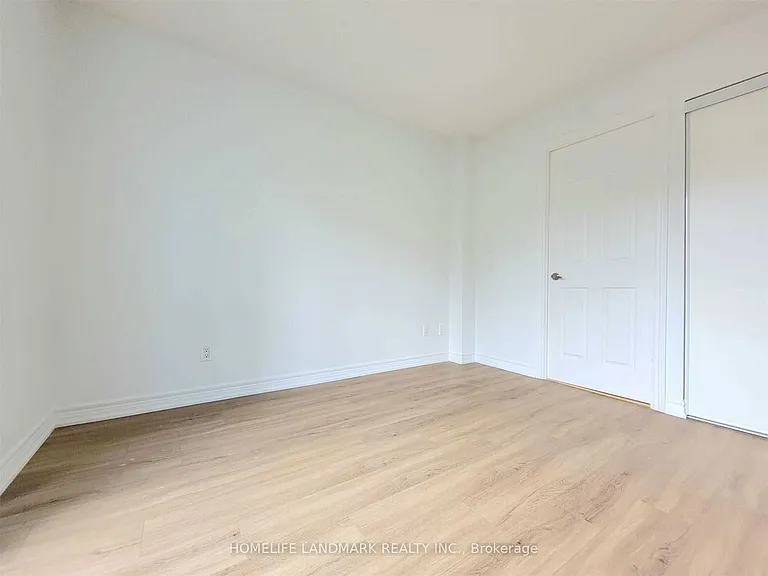 761 Bay St #402 — Photo 10