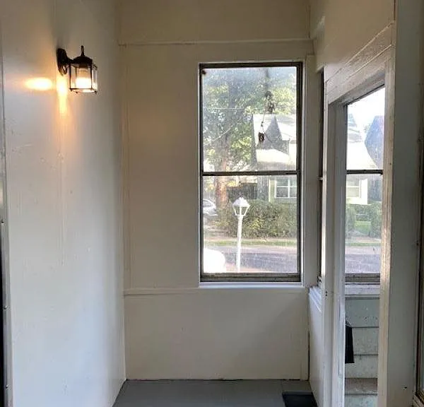 602 E Republic St — Photo 22