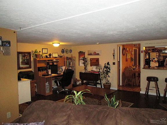 5th image of 541 SE Evergreen Ave
