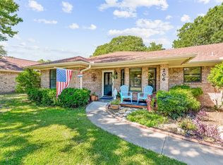 206 Maple Ln, Stephenville, TX 76401