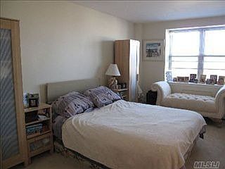3rd image of 7914 Rockaway Beach Blvd APT 7F