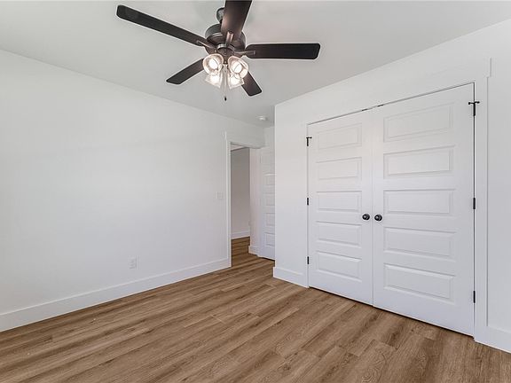 4th image of 1502 E Vangston Dr