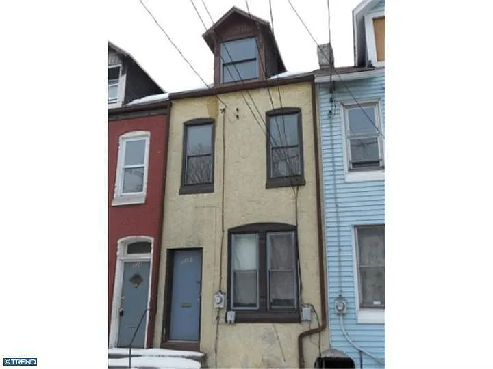 530 Johnson St photo 1