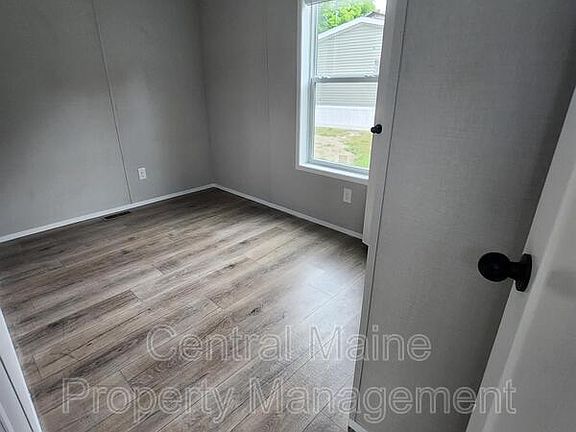3rd image of 4 Austin Dr