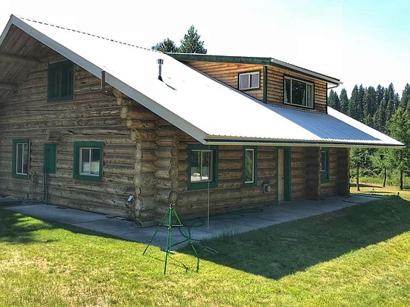 Off-grid Cabin