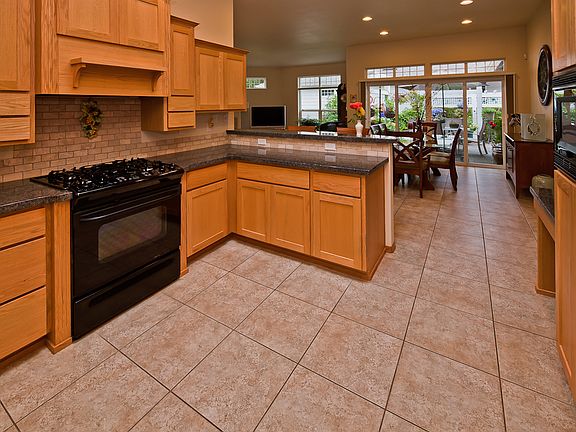 5th image of 101 Creekview Crst
