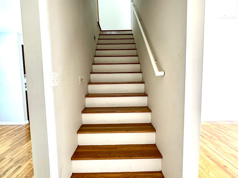 641 Hampton Way #B — Photo 17