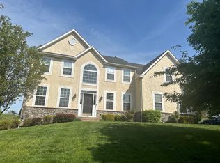 576 Championship Dr, Harleysville, PA 19438
