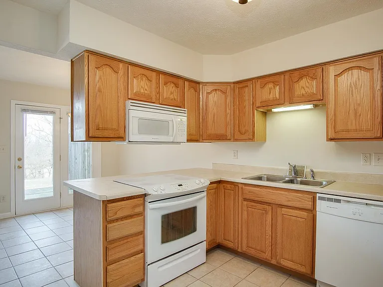 2025 Pine Forest Dr — Photo 9