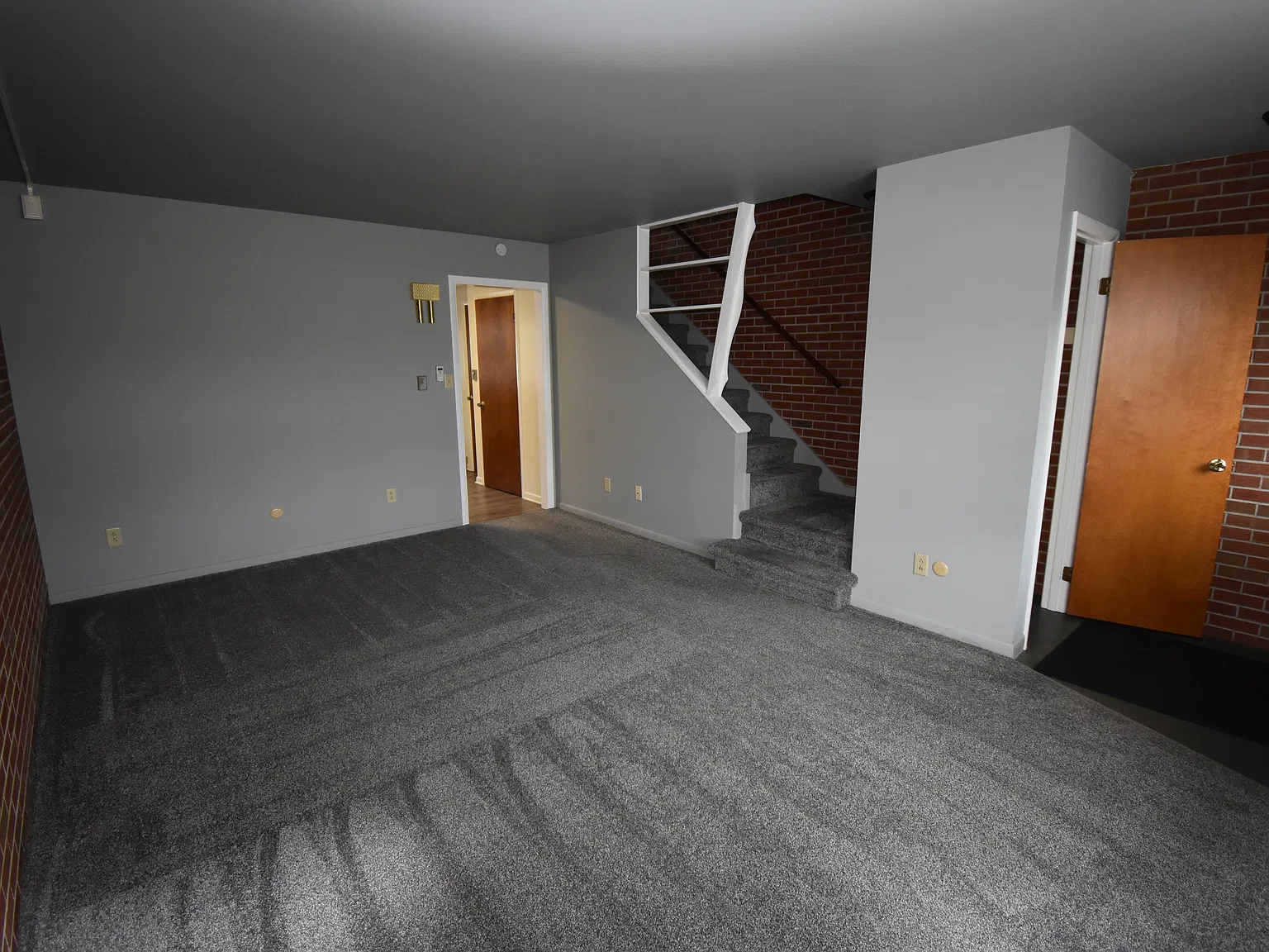 2 bed, 1.5 bath, $1,150 — Photo 3
