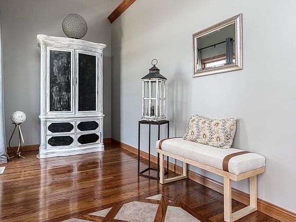 4th image of 7887 Canterbury Ridge Dr