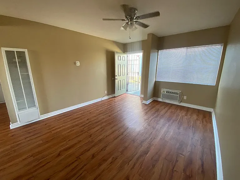 Bellflower Apartments — Photo 20