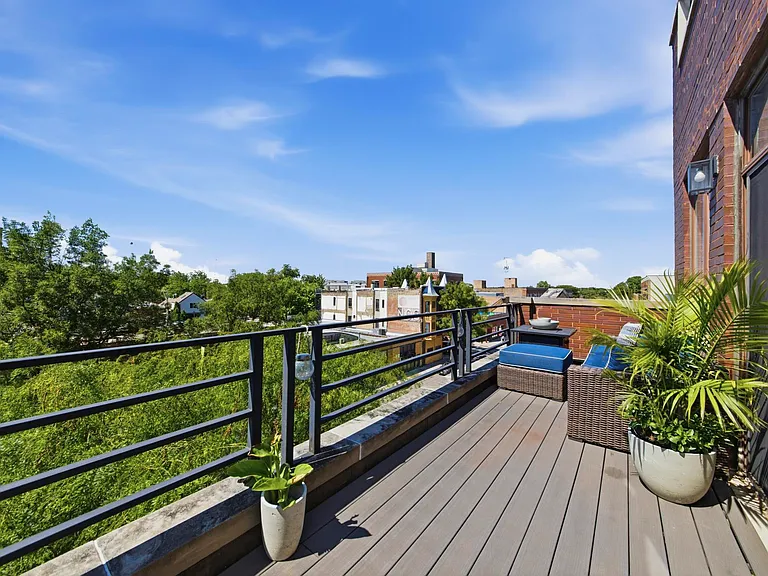 2642 W Chicago Ave #4 — Photo 6